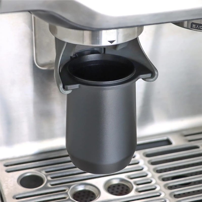 Aluminiowy kubek dozujący espr – Breville Espresso Barista Express recenzja i cena